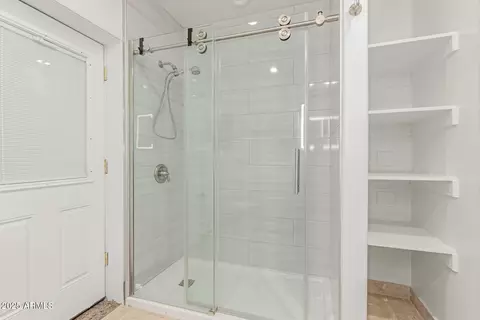 Bath - 6550 N 7th St, Phoenix, AZ 85014 photo 7 of 7