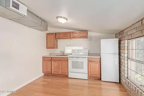 Kitchen - 6550 N 7th St, Phoenix, AZ 85014 photo 3 of 3