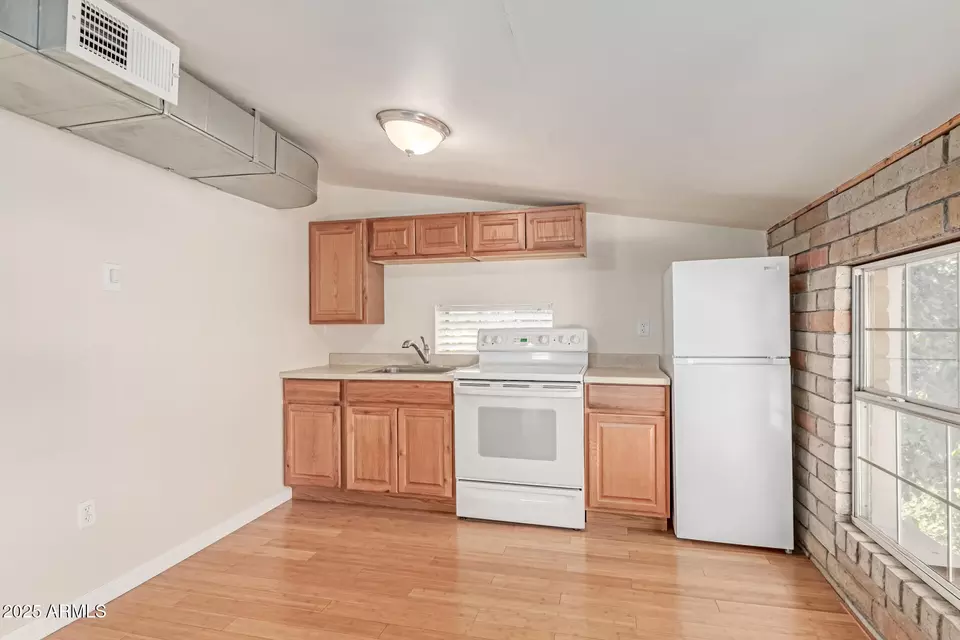 Kitchen - 6550 N 7th St, Phoenix, AZ 85014 photo 3 of 3