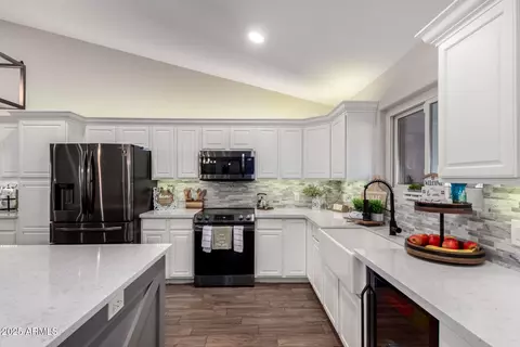 Kitchen - 17248 E Desert Ln, Gilbert, AZ 85234 photo 2 of 3