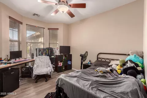 Bedroom - 2315 W Beverly Rd, Phoenix, AZ 85041 photo 4 of 8