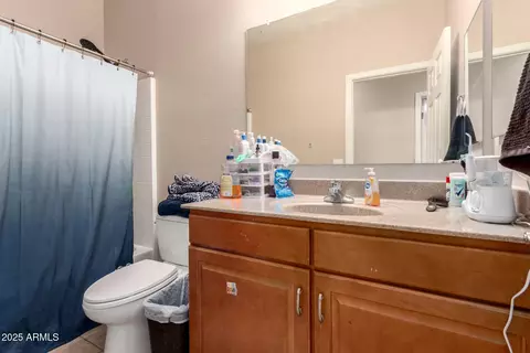 Bath - 2315 W Beverly Rd, Phoenix, AZ 85041 photo 2 of 3