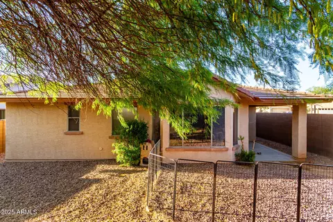 Exterior - 2315 W Beverly Rd, Phoenix, AZ 85041 photo 5 of 6