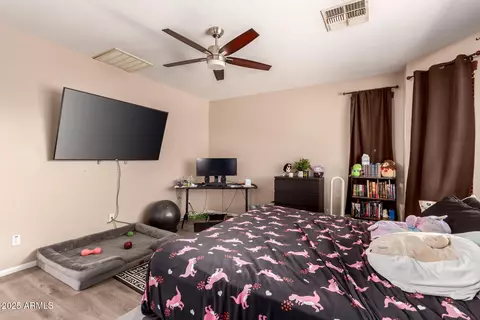 Bedroom - 2315 W Beverly Rd, Phoenix, AZ 85041 photo 2 of 8