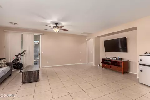 Living - 2315 W Beverly Rd, Phoenix, AZ 85041 photo 1 of 1