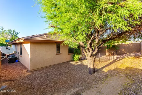 Exterior - 2315 W Beverly Rd, Phoenix, AZ 85041 photo 4 of 6