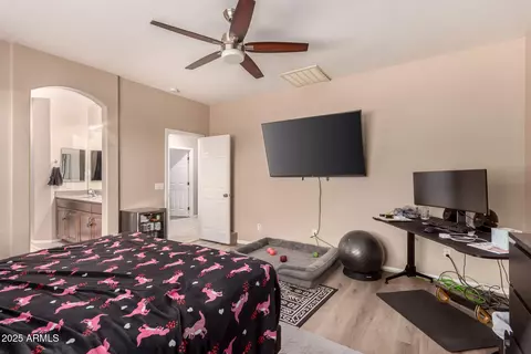 Bedroom - 2315 W Beverly Rd, Phoenix, AZ 85041 photo 3 of 8