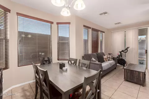 Dining - 2315 W Beverly Rd, Phoenix, AZ 85041 photo 1 of 1