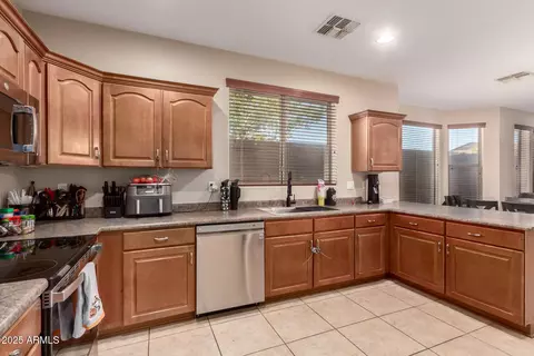 Kitchen - 2315 W Beverly Rd, Phoenix, AZ 85041 photo 2 of 3