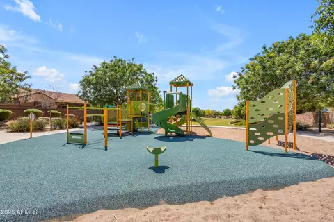 View/Area - 2826 E Bellflower Dr, Gilbert, AZ 85298 photo 8 of 8