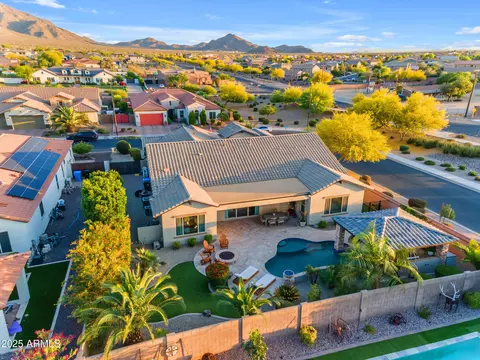 View/Area - 2826 E Bellflower Dr, Gilbert, AZ 85298 photo 6 of 8
