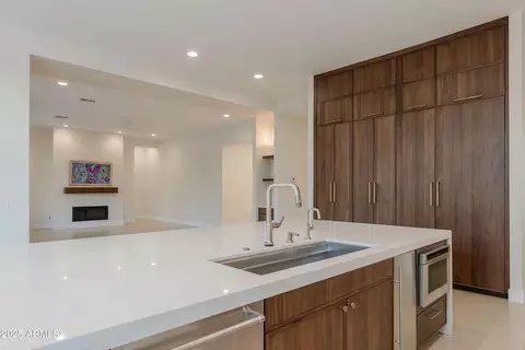 Kitchen - 3145 E Boot Track Trl, Gilbert, AZ 85296 photo 3 of 11