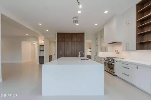 Kitchen - 3145 E Boot Track Trl, Gilbert, AZ 85296 photo 5 of 11