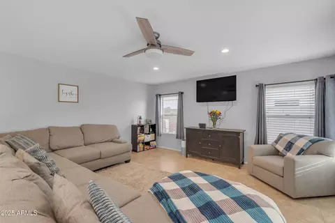 780 S Lagoon Dr, Gilbert, AZ 85233 photo 21