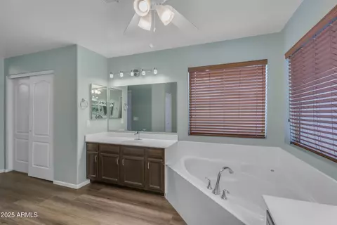 780 S Lagoon Dr, Gilbert, AZ 85233 photo 27