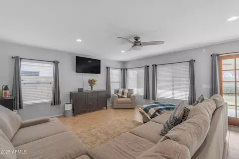 780 S Lagoon Dr, Gilbert, AZ 85233 photo 20