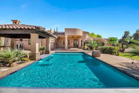 Exterior - 2300 E Sanoque Ct, Gilbert, AZ 85298 photo 8 of 18