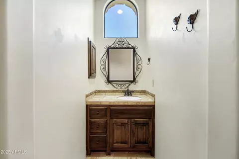 Bath - 2300 E Sanoque Ct, Gilbert, AZ 85298 photo 1 of 12