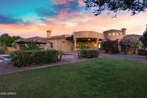 Exterior - 2300 E Sanoque Ct, Gilbert, AZ 85298 photo 14 of 18