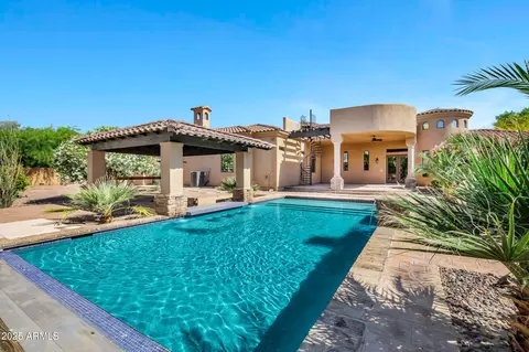 Exterior - 2300 E Sanoque Ct, Gilbert, AZ 85298 photo 9 of 18