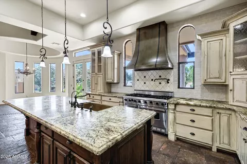 Kitchen - 2300 E Sanoque Ct, Gilbert, AZ 85298 photo 3 of 6