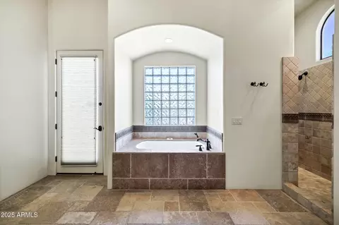 Bath - 2300 E Sanoque Ct, Gilbert, AZ 85298 photo 8 of 12