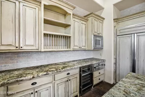 Kitchen - 2300 E Sanoque Ct, Gilbert, AZ 85298 photo 6 of 6