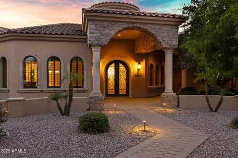 Exterior - 2300 E Sanoque Ct, Gilbert, AZ 85298 photo 12 of 18