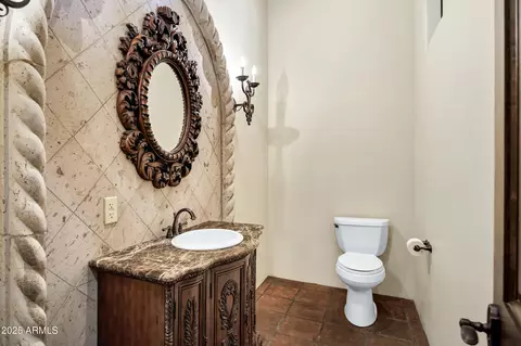 Bath - 2300 E Sanoque Ct, Gilbert, AZ 85298 photo 4 of 12