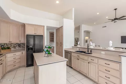 3001 E Winchcomb Dr, Phoenix, AZ 85032 photo 3