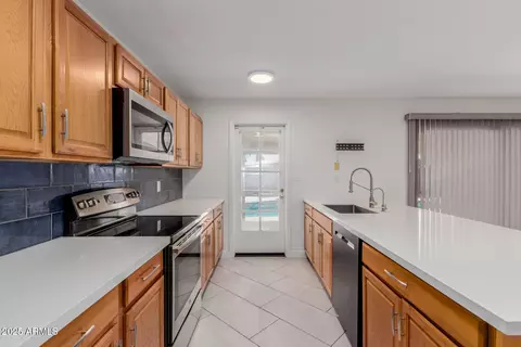 Kitchen - 2327 E Pebble Beach Dr, Tempe, AZ 85282 photo 2 of 2