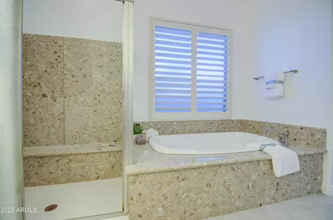 Bath - 3753 Ellis St, Mesa, AZ 85205 photo 3 of 6