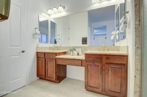 Bath - 3753 Ellis St, Mesa, AZ 85205 photo 2 of 6