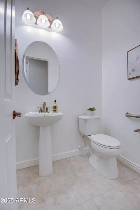 Bath - 3753 Ellis St, Mesa, AZ 85205 photo 4 of 6