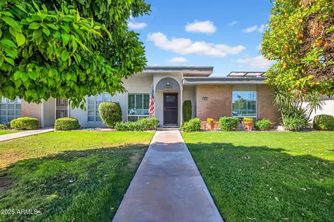 9907 W Hawthorn Dr, Sun City, AZ 85351