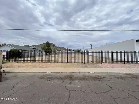 536 E Vogel Ave #-, Phoenix, AZ 85020 photo 1