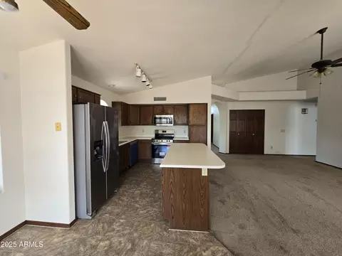 3601 E Taro Ln, Phoenix, AZ 85050 photo 9