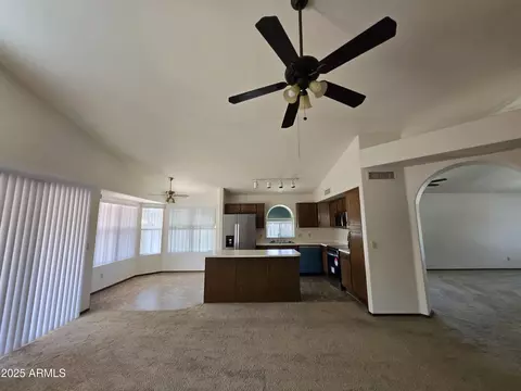 3601 E Taro Ln, Phoenix, AZ 85050 photo 7