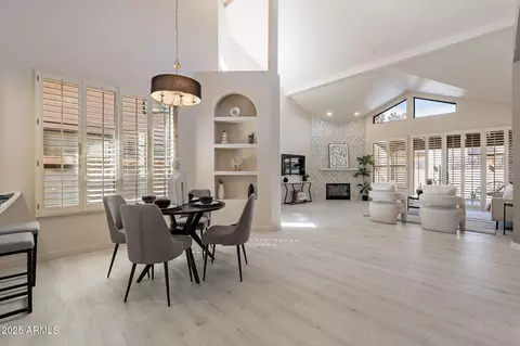 4116 E Sunnyside Dr, Phoenix, AZ 85028