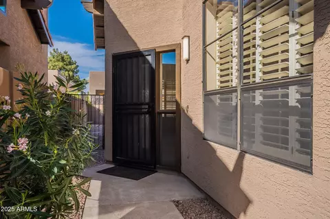 Exterior - 4116 E Sunnyside Dr, Phoenix, AZ 85028 photo 11 of 13