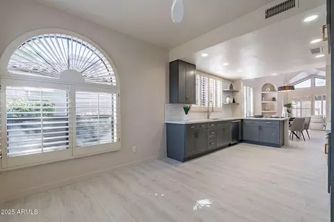 Kitchen - 4116 E Sunnyside Dr, Phoenix, AZ 85028 photo 11 of 11