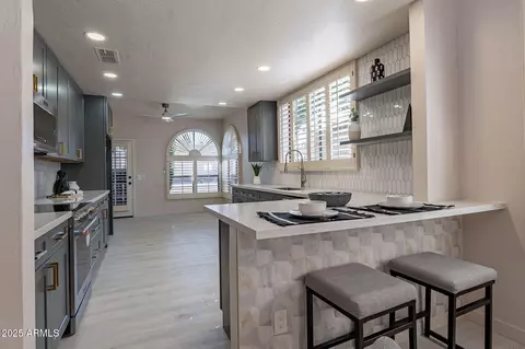 Kitchen - 4116 E Sunnyside Dr, Phoenix, AZ 85028 photo 1 of 11