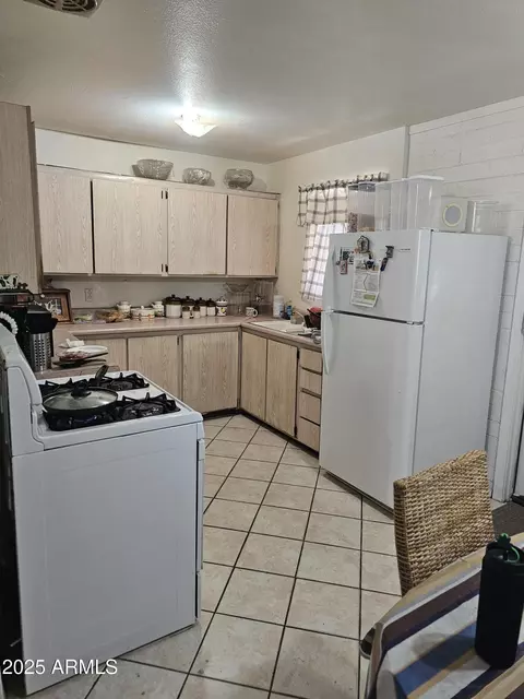 4426 S 36th Dr, Phoenix, AZ 85041 photo 6