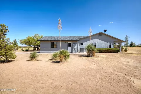 8066 E Chukar Valley Dr, Hereford, AZ 85615