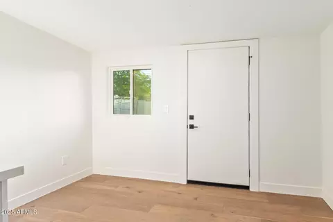 Entry Way - 9042 N 3rd Ave, Phoenix, AZ 85021 photo 2 of 2