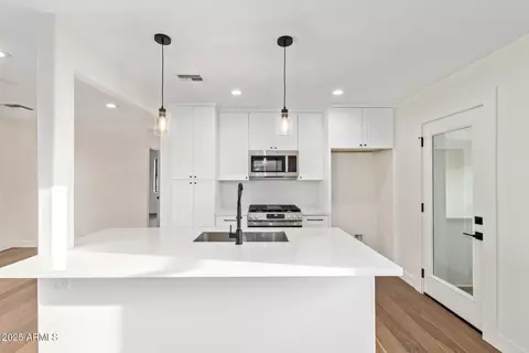Kitchen - 9042 N 3rd Ave, Phoenix, AZ 85021 photo 3 of 3