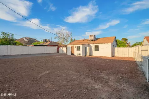 Exterior - 9042 N 3rd Ave, Phoenix, AZ 85021 photo 13 of 13