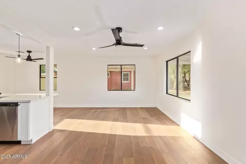 Living - 9042 N 3rd Ave, Phoenix, AZ 85021 photo 3 of 4