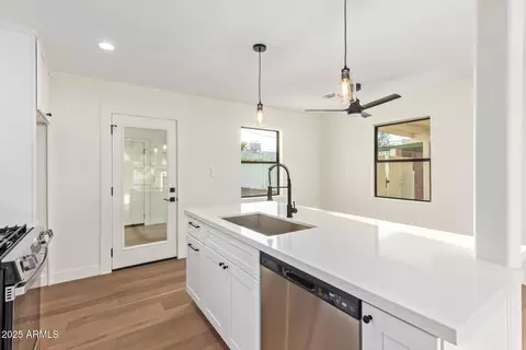 Kitchen - 9042 N 3rd Ave, Phoenix, AZ 85021 photo 1 of 3