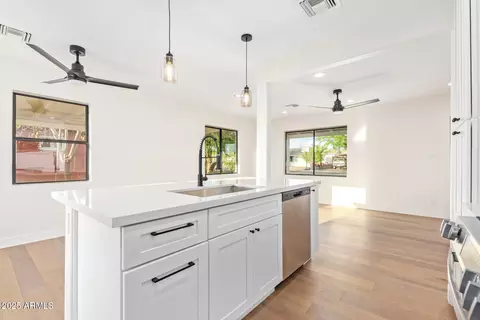 Kitchen - 9042 N 3rd Ave, Phoenix, AZ 85021 photo 2 of 3
